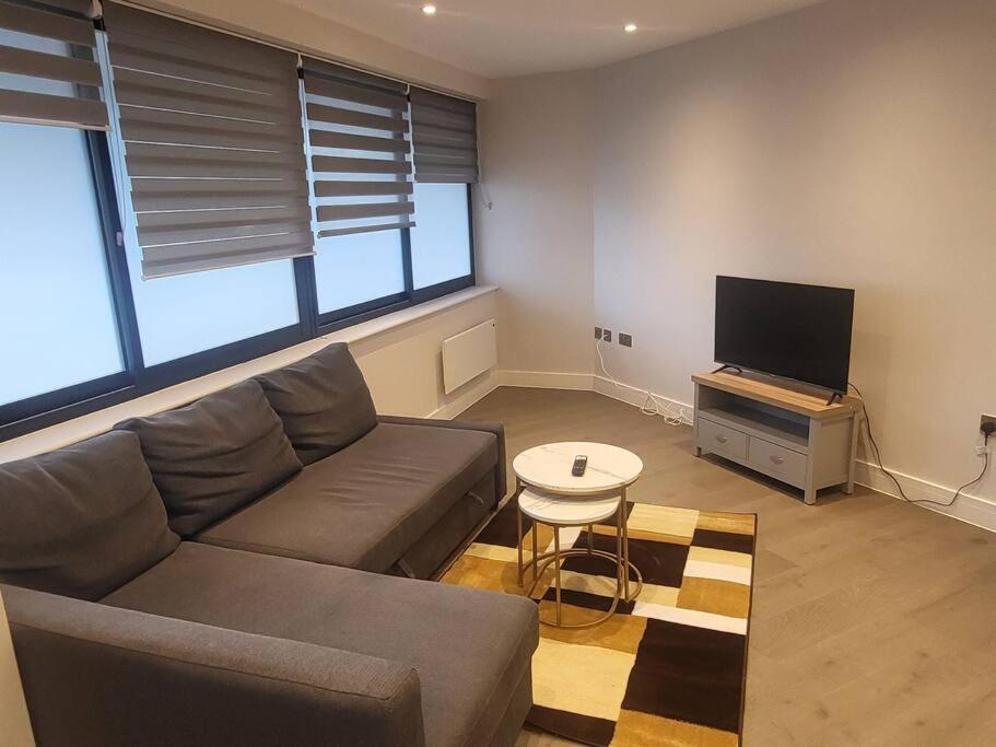 Entire Reigate Apartment Hosted By Pius Extérieur photo